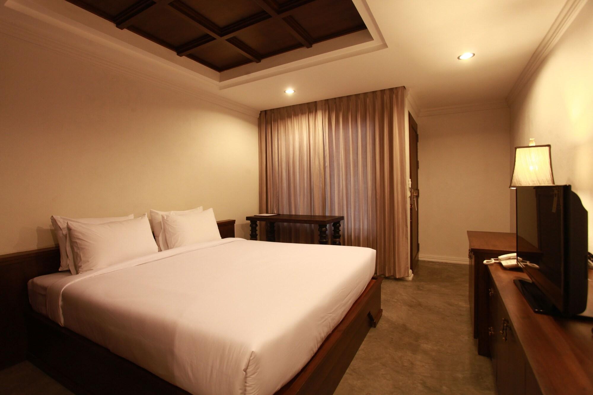 Chompor Lanna Hotel Чиангмай Экстерьер фото