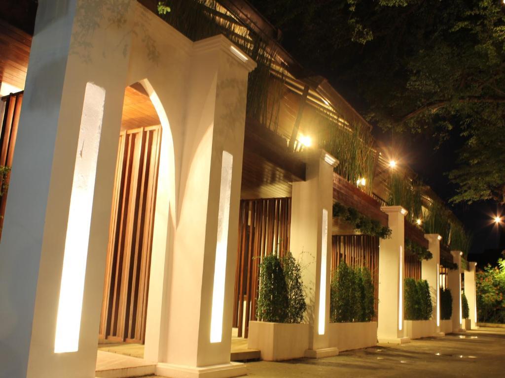 Chompor Lanna Hotel Чиангмай Экстерьер фото