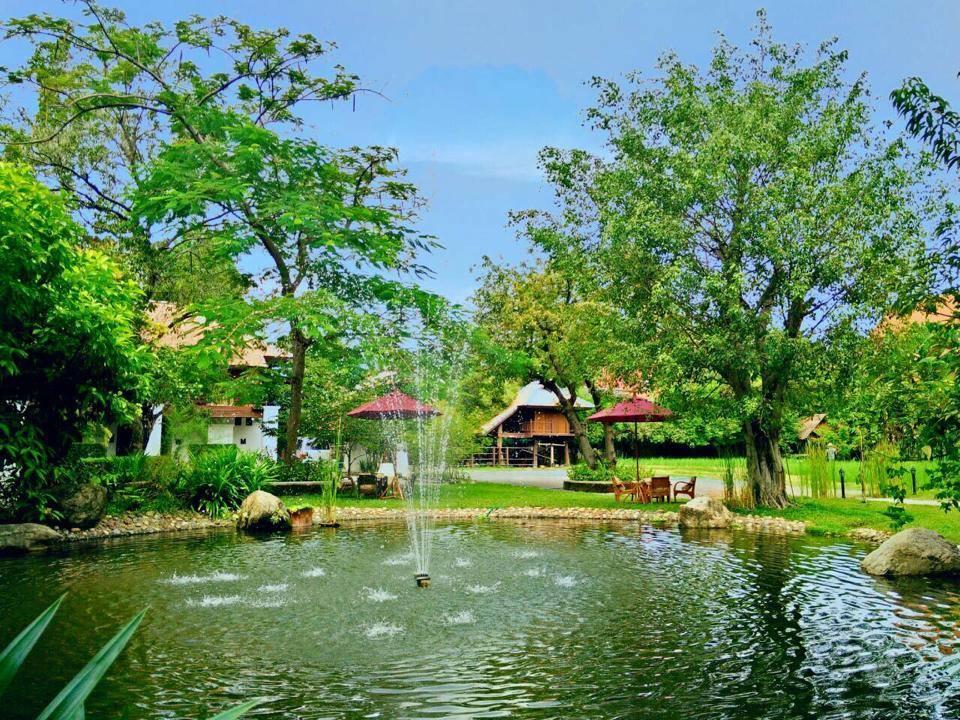 Chompor Lanna Hotel Чиангмай Экстерьер фото